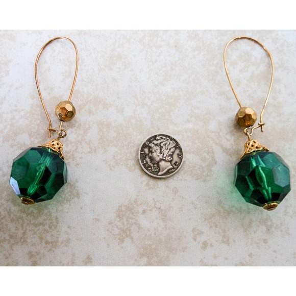 Vintage Green Glass Bead Earrings Gold Tone 3" Drop Dangle Statement Retro - Picture 4 of 8